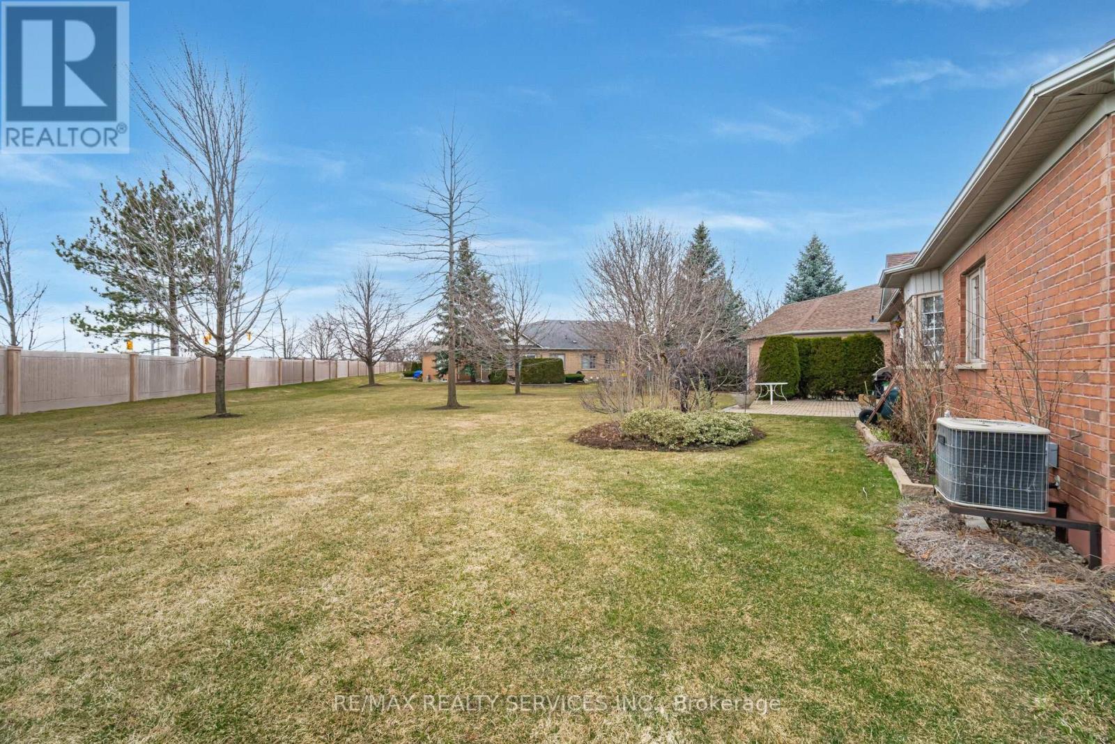 10 Orchard Park Gate, Brampton, ON - Outdoor