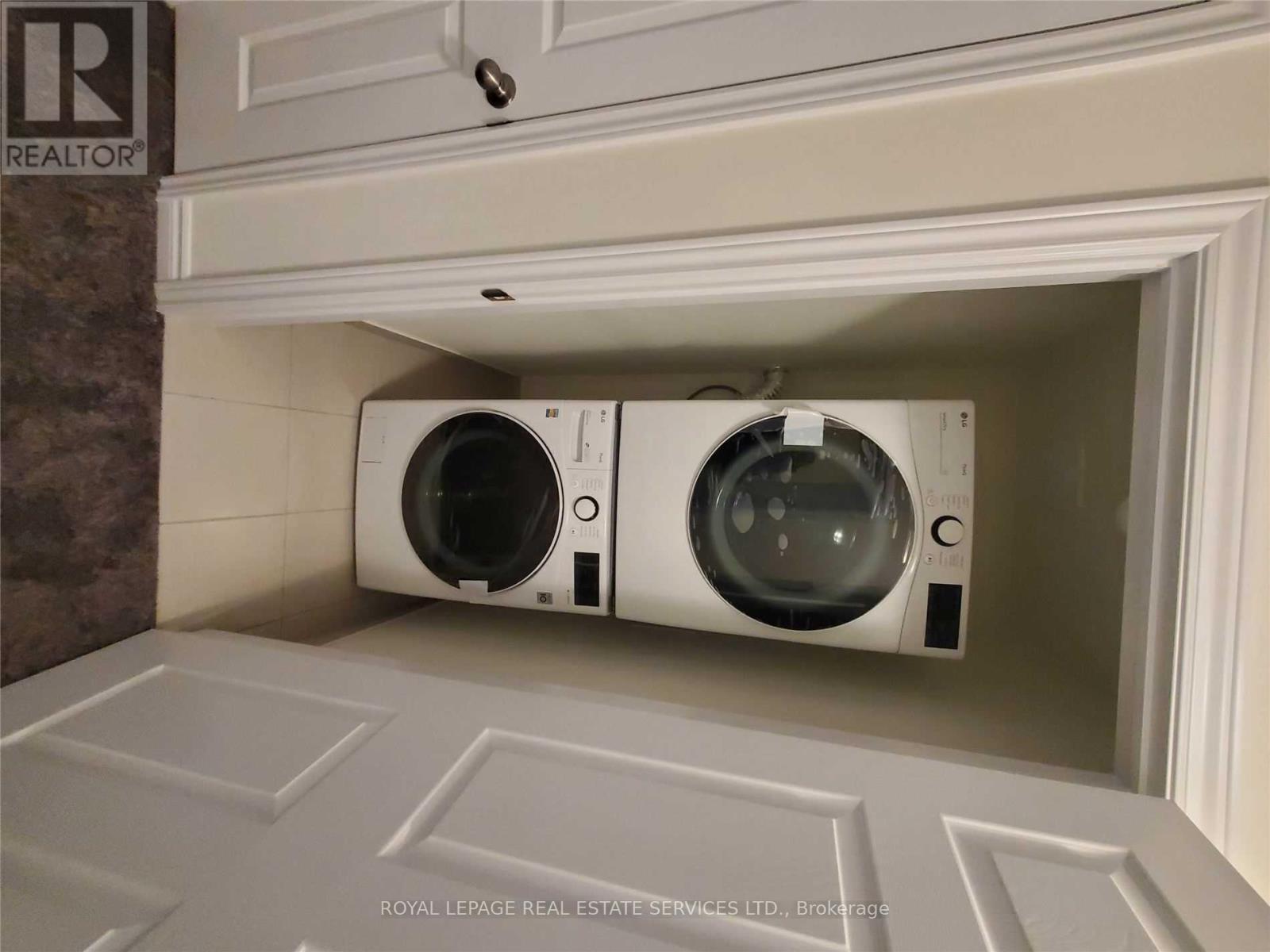 31 - 383 Dundas Street E, Hamilton, ON - Indoor Photo Showing Laundry Room