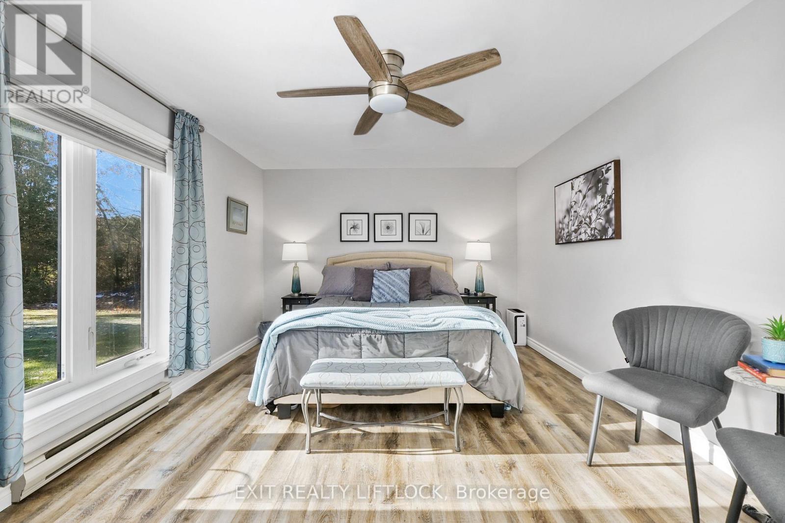 2348 18Th Line, Selwyn, ON - Indoor Photo Showing Bedroom