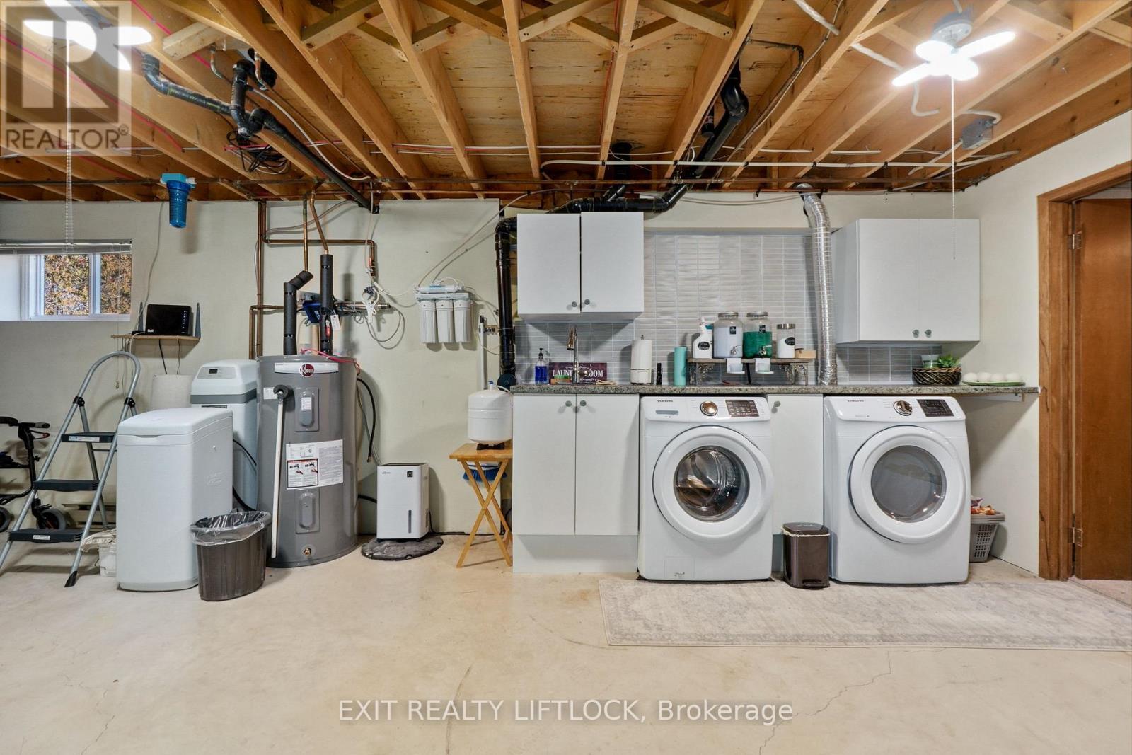 2348 18Th Line, Selwyn, ON - Indoor Photo Showing Laundry Room