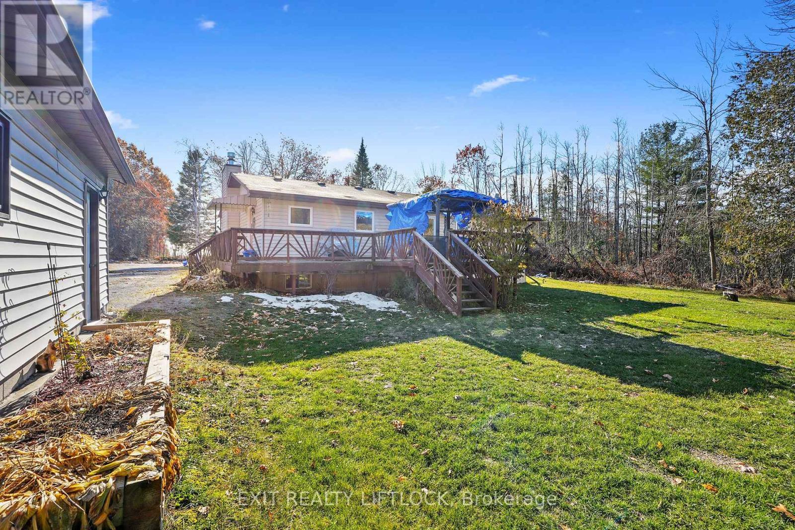 2348 18Th Line, Selwyn, ON - Outdoor With Deck Patio Veranda