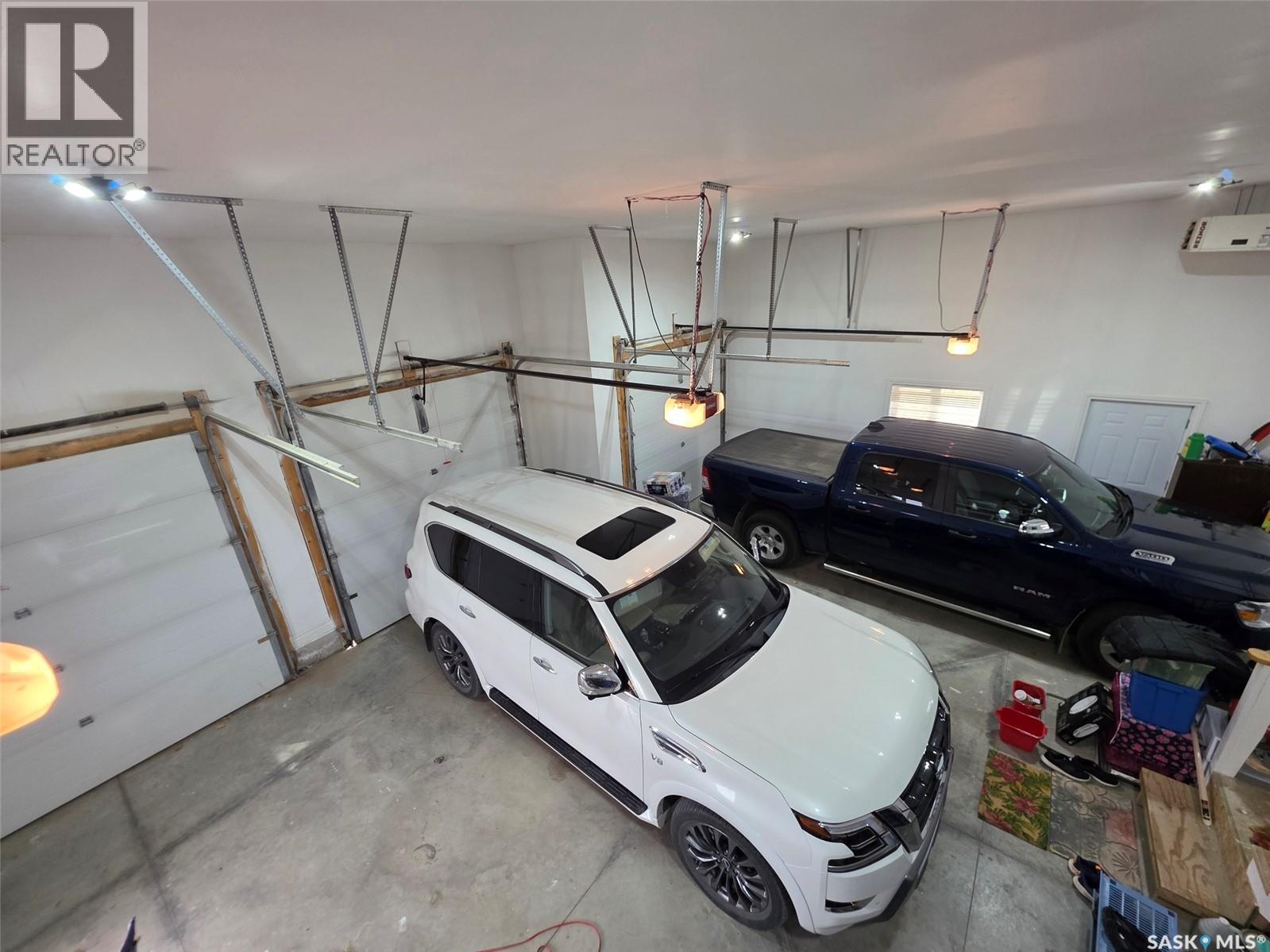 Banman Acreage, Swift Current Rm No. 137, SK - Photo Showing Garage