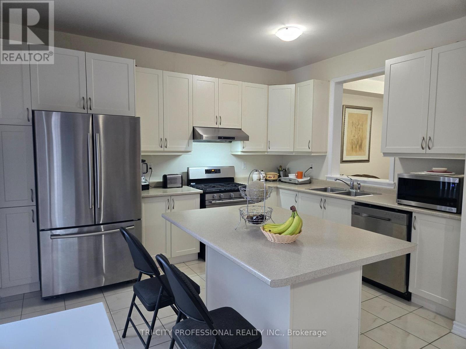 520 Edenbrook Hill Drive, Brampton, ON - Indoor Photo Showing Kitchen With Double Sink