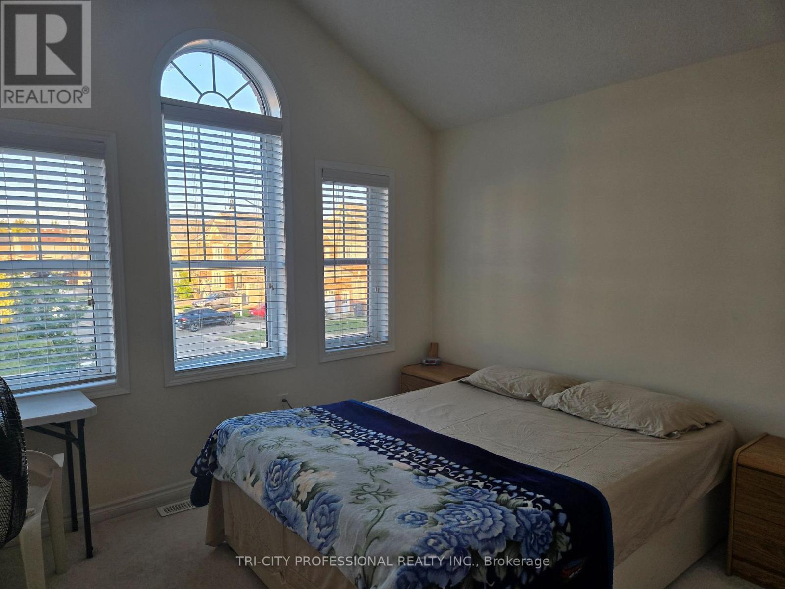 520 Edenbrook Hill Drive, Brampton, ON - Indoor Photo Showing Bedroom