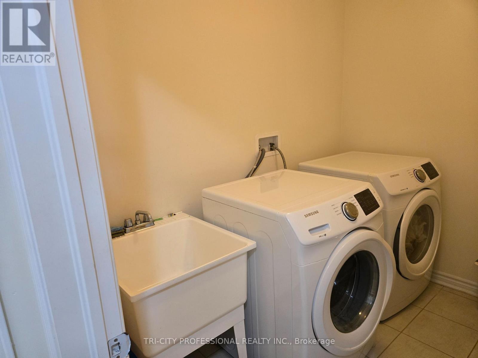 520 Edenbrook Hill Drive, Brampton, ON - Indoor Photo Showing Laundry Room