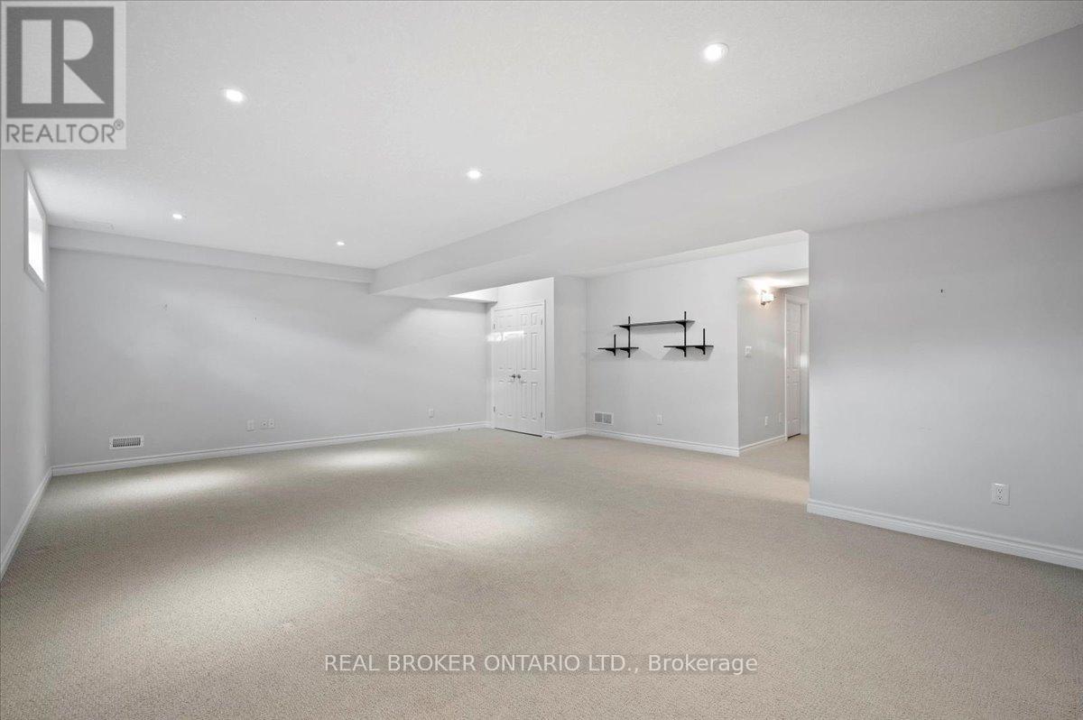 22 - 435 Winchester Drive, Waterloo, ON - Indoor