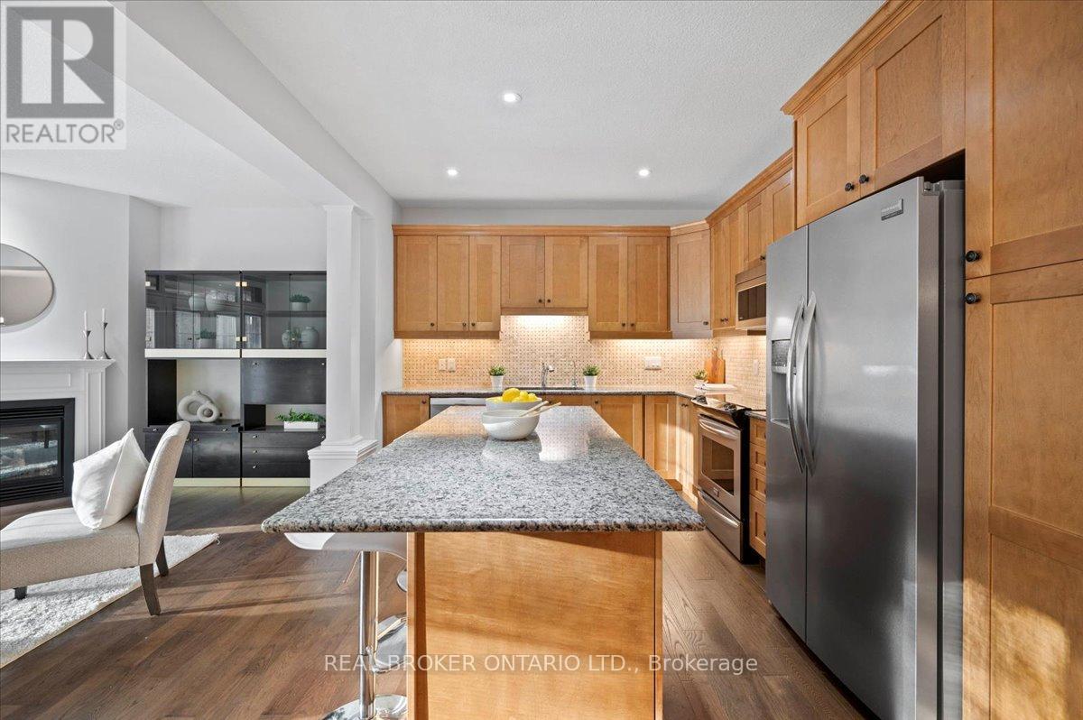 22 - 435 Winchester Drive, Waterloo, ON - Indoor Photo Showing Kitchen With Upgraded Kitchen