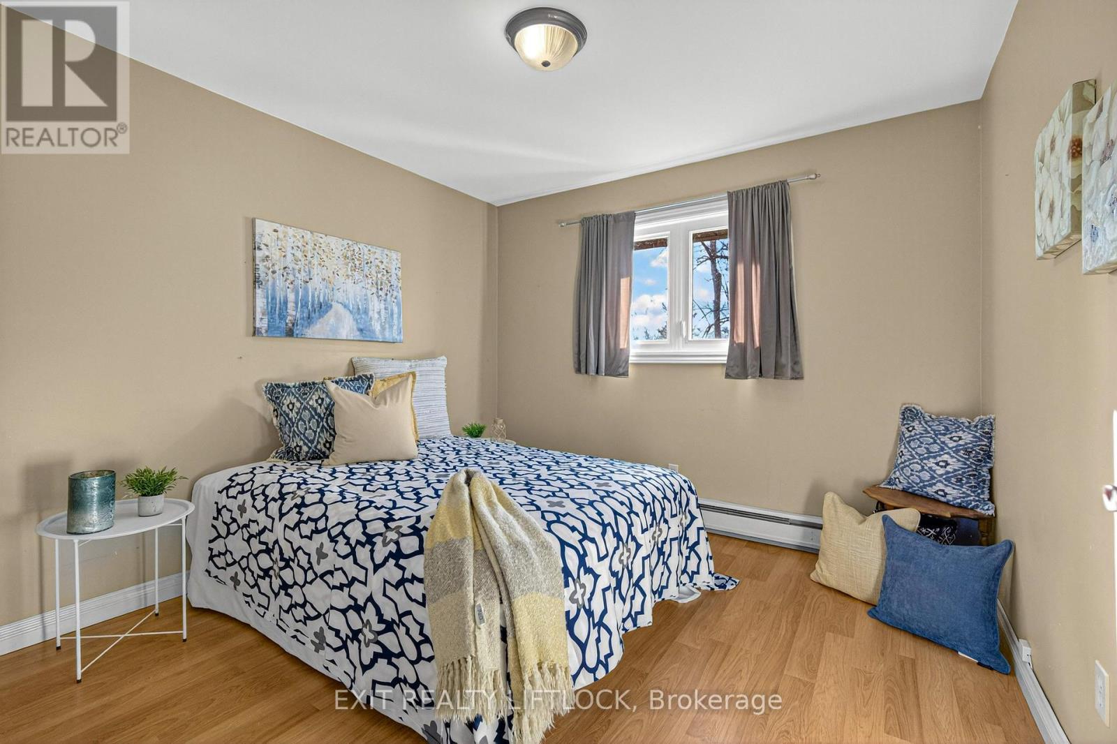 2146 Highway 7, Otonabee-South Monaghan, ON - Indoor Photo Showing Bedroom