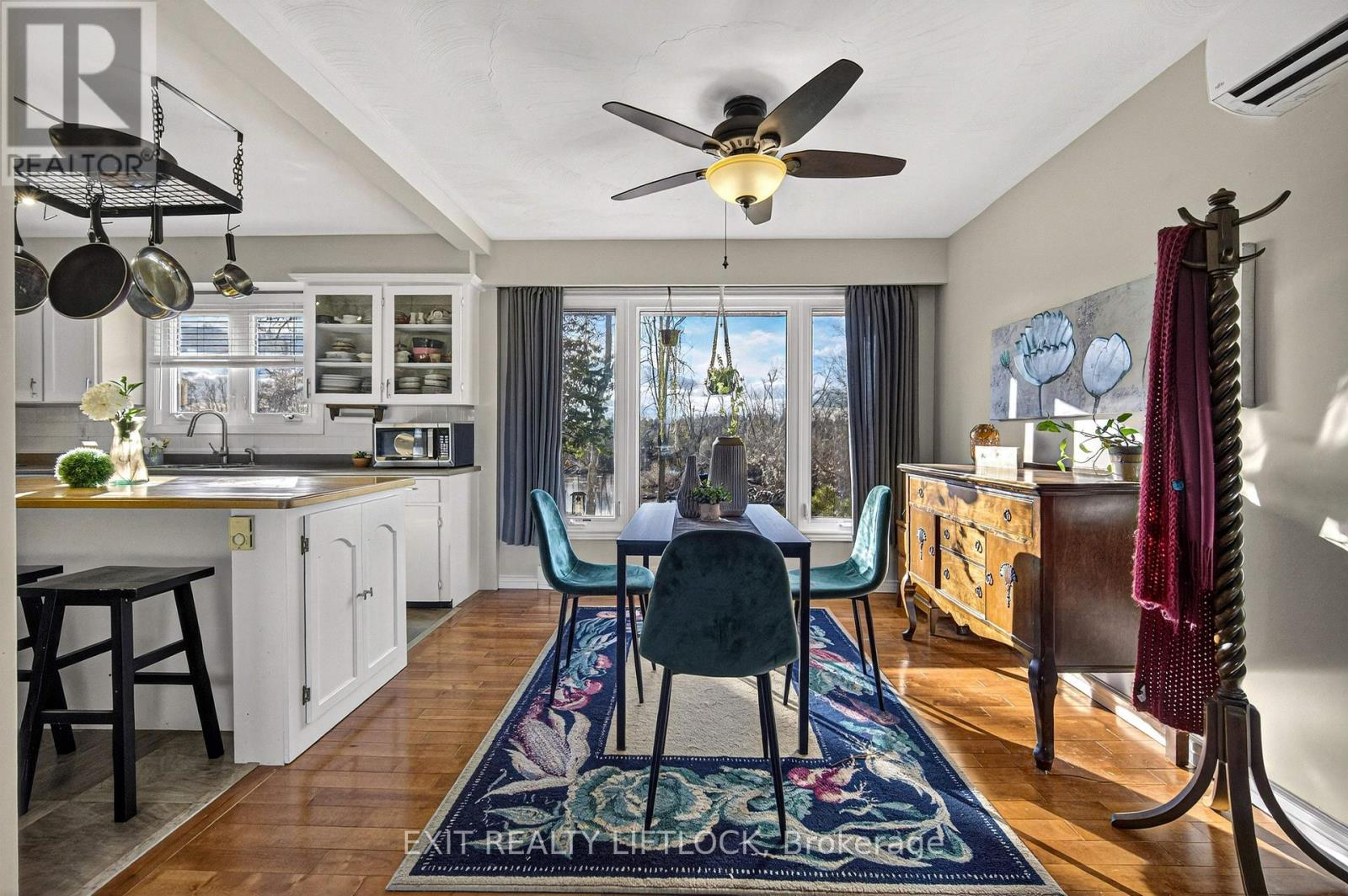 2146 Highway 7, Otonabee-South Monaghan, ON - Indoor Photo Showing Dining Room