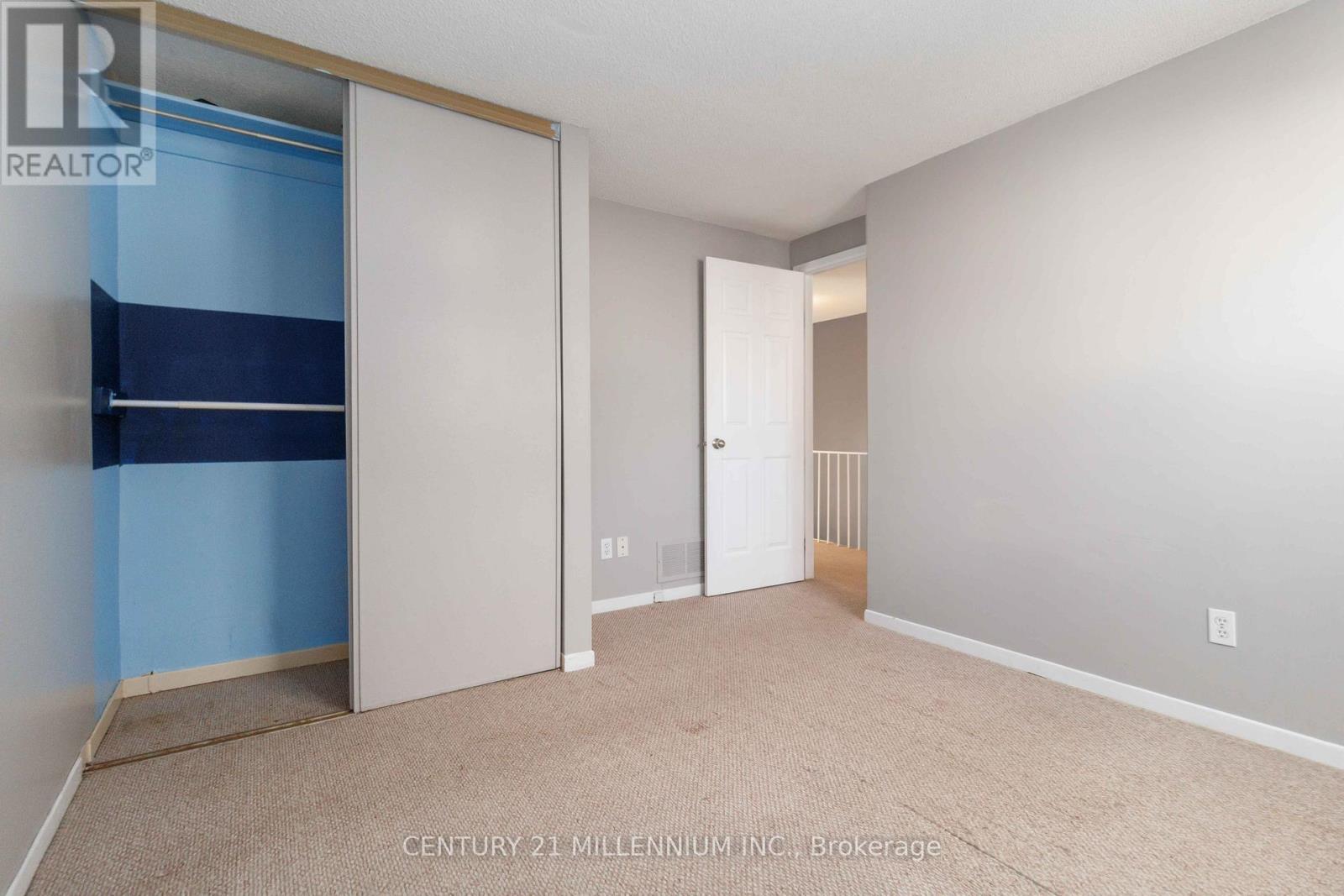 53 Courtleigh Square, Brampton, ON - Indoor Photo Showing Other Room