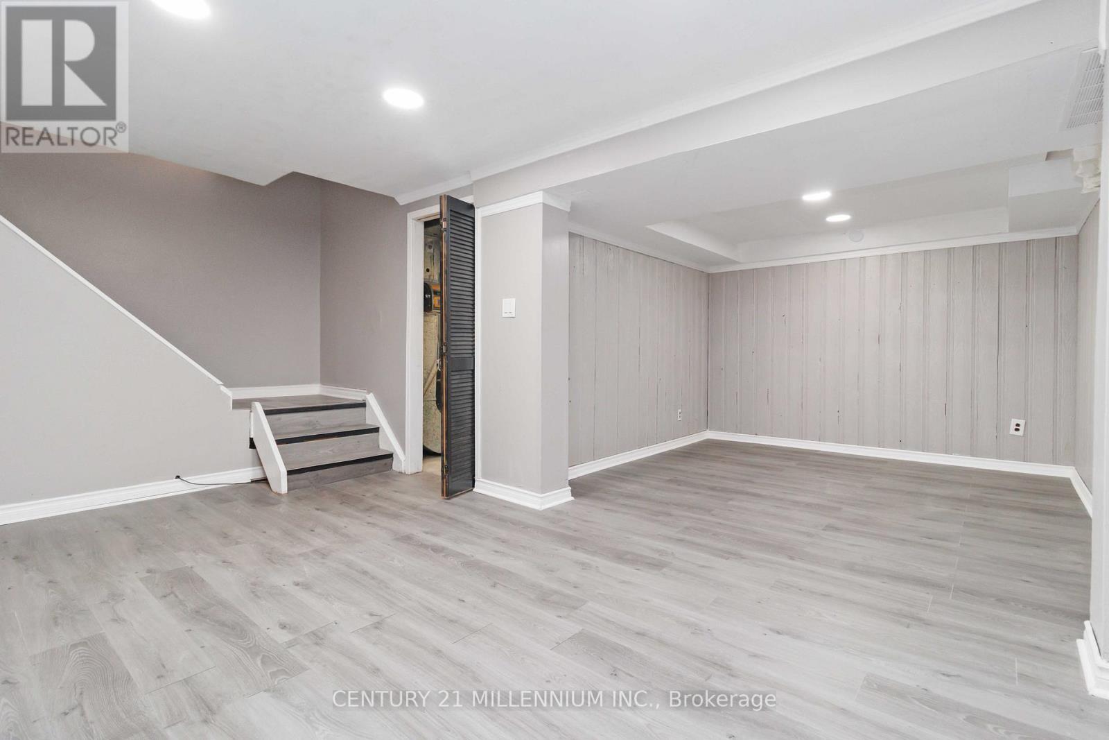 53 Courtleigh Square, Brampton, ON - Indoor Photo Showing Other Room