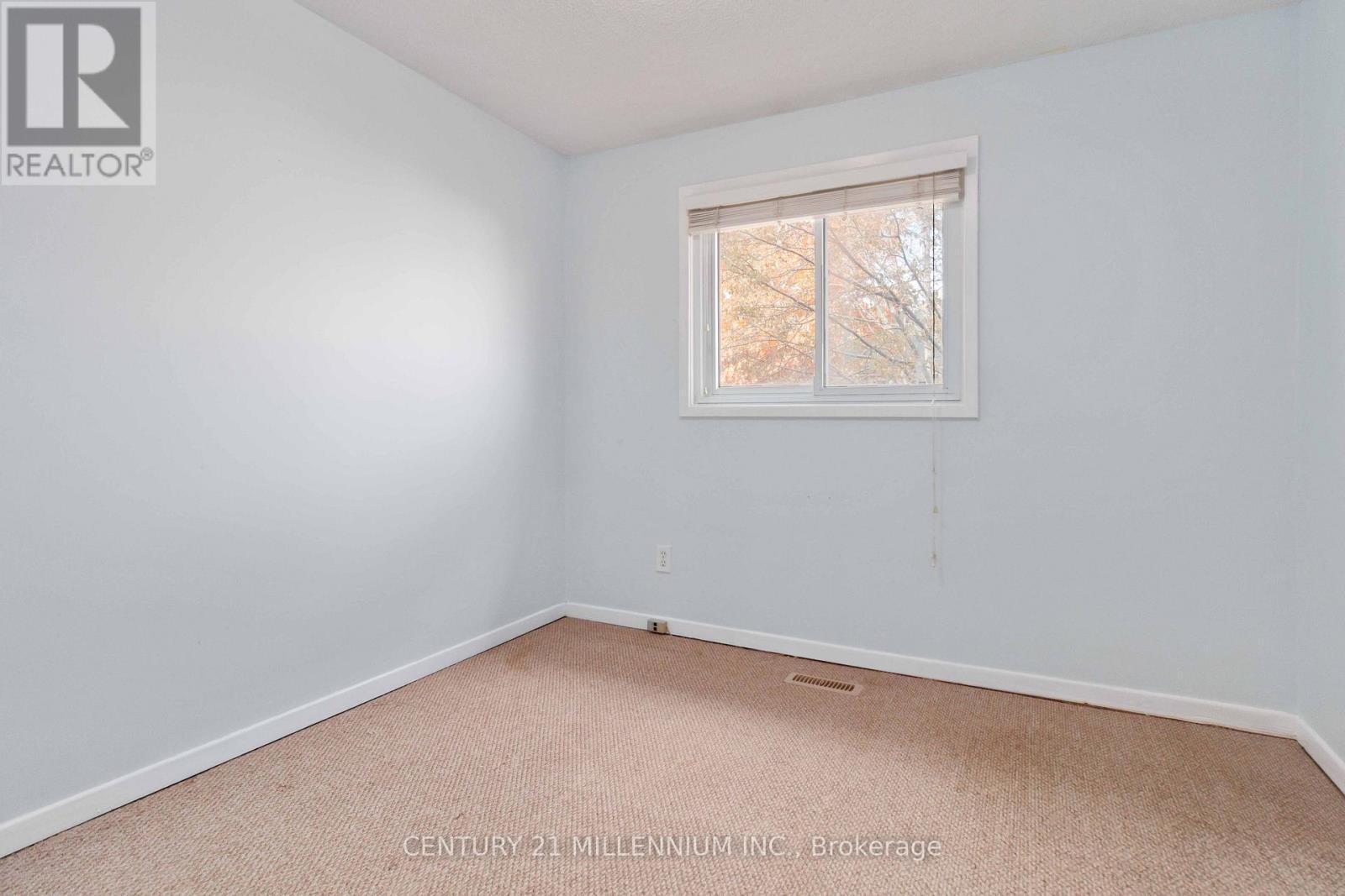 53 Courtleigh Square, Brampton, ON - Indoor Photo Showing Other Room