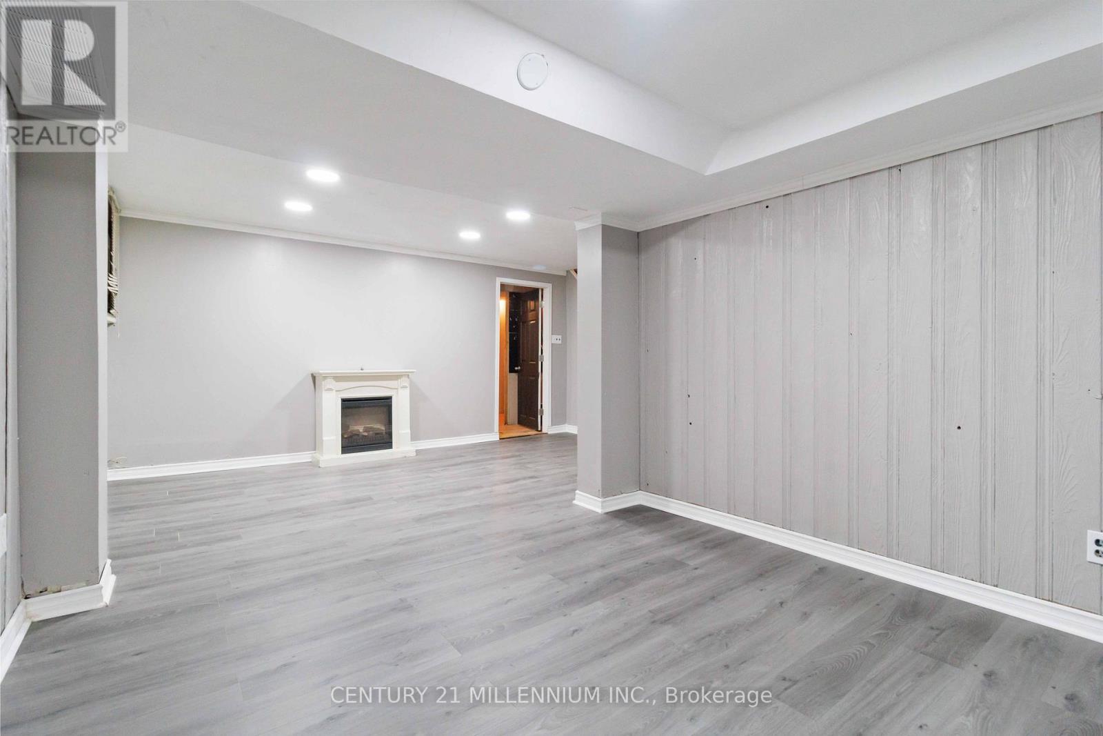 53 Courtleigh Square, Brampton, ON - Indoor