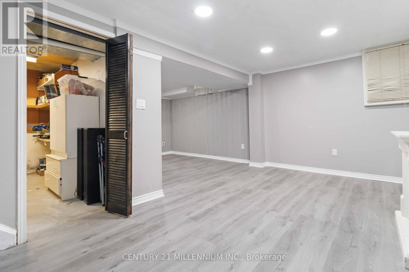 53 Courtleigh Square, Brampton, ON - Indoor