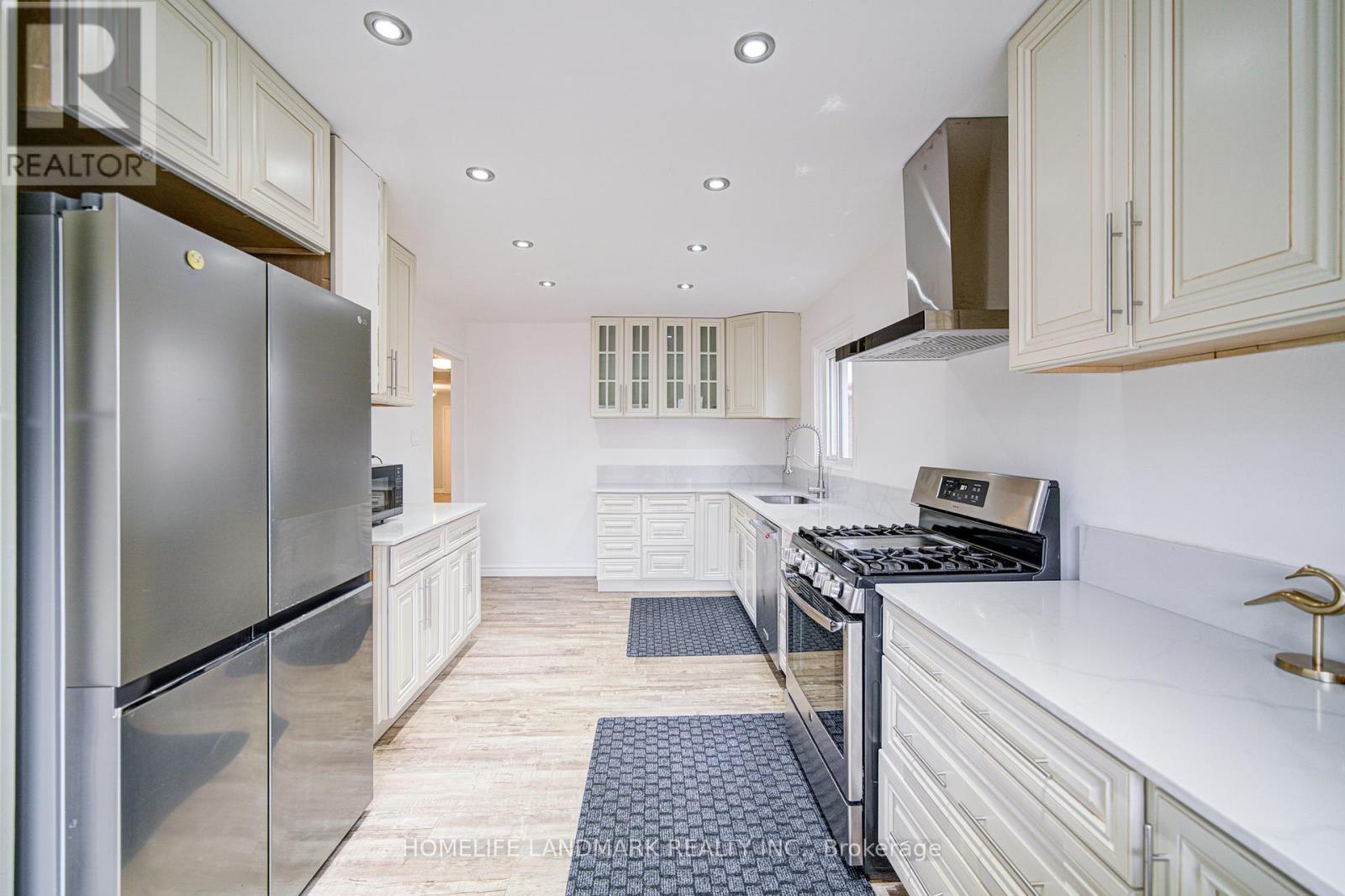 3531 Ingram Road, Mississauga, ON - Indoor Photo Showing Kitchen