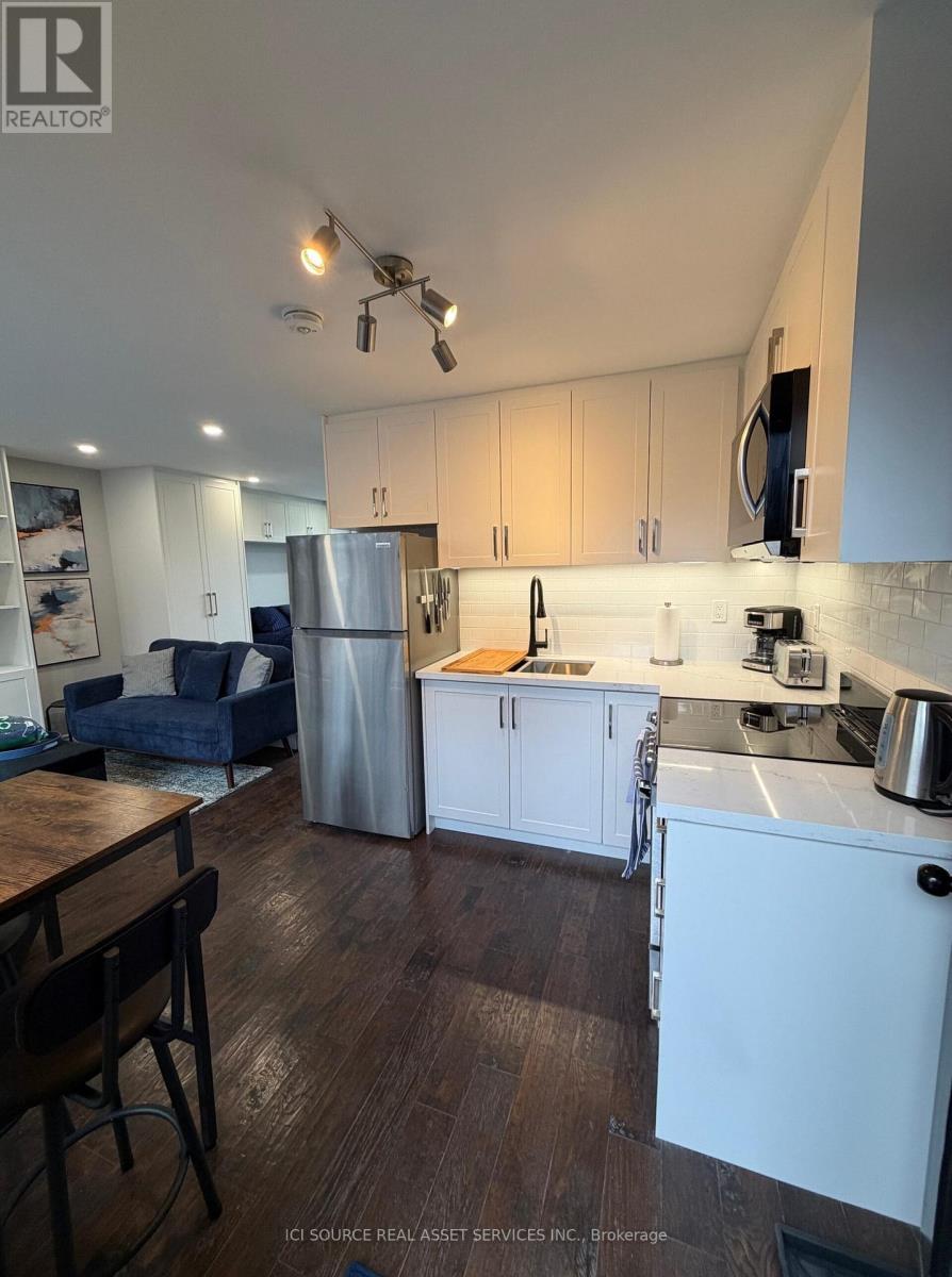 C - 44 Patterson Avenue, Brantford, ON - Indoor Photo Showing Kitchen