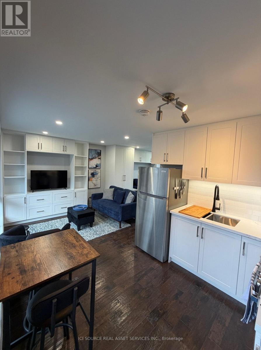 C - 44 Patterson Avenue, Brantford, ON - Indoor Photo Showing Kitchen
