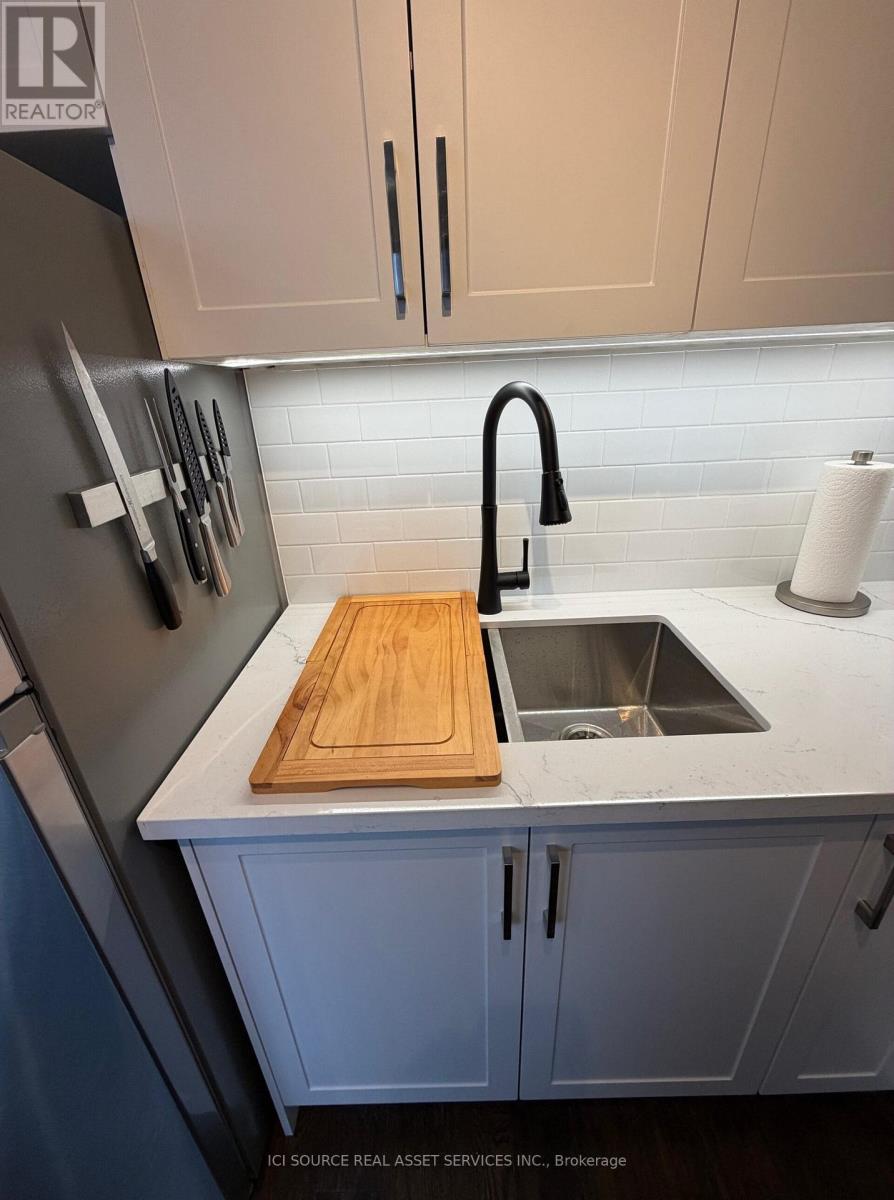 C - 44 Patterson Avenue, Brantford, ON - Indoor Photo Showing Kitchen With Double Sink