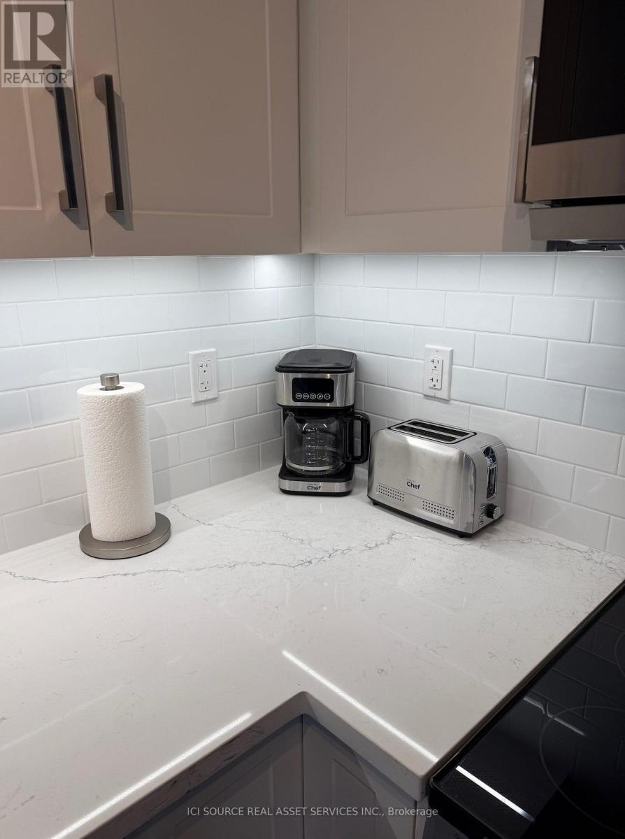 C - 44 Patterson Avenue, Brantford, ON - Indoor Photo Showing Kitchen