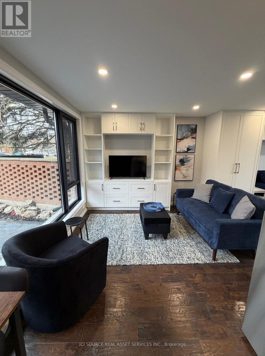 C - 44 Patterson Avenue, Brantford, ON - Indoor Photo Showing Living Room