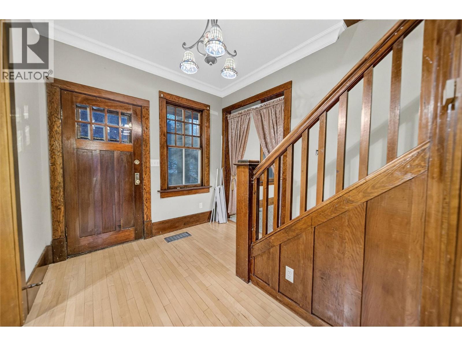 Front Foyer - 892 9Th Avenue, Fernie, BC - Indoor Photo Showing Other Room