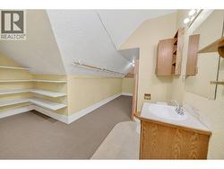 Primary Ensuite and Closet -