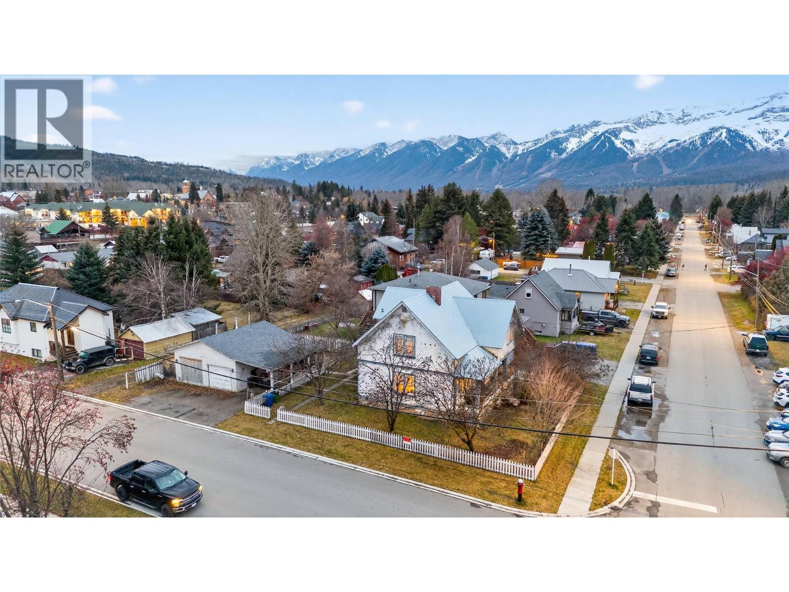 892 9Th Avenue, Fernie, BC - Outdoor With View
