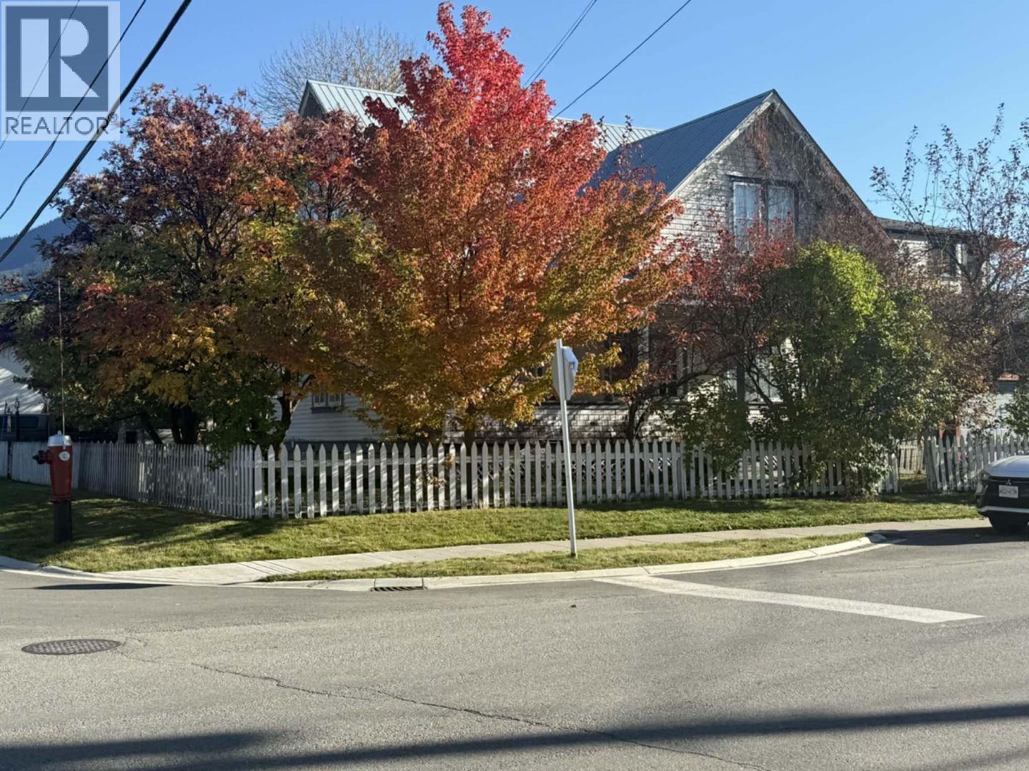 892 9Th Avenue, Fernie, BC - Outdoor