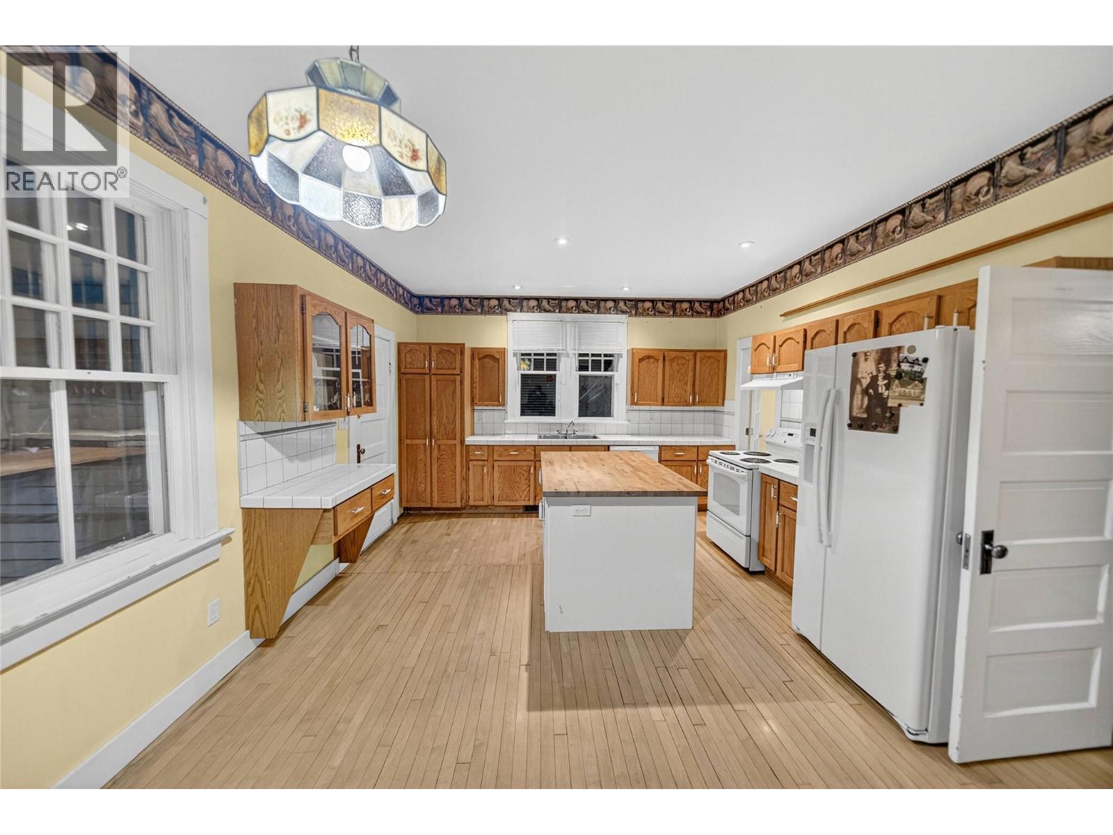 Kitchen - 892 9Th Avenue, Fernie, BC - Indoor Photo Showing Kitchen