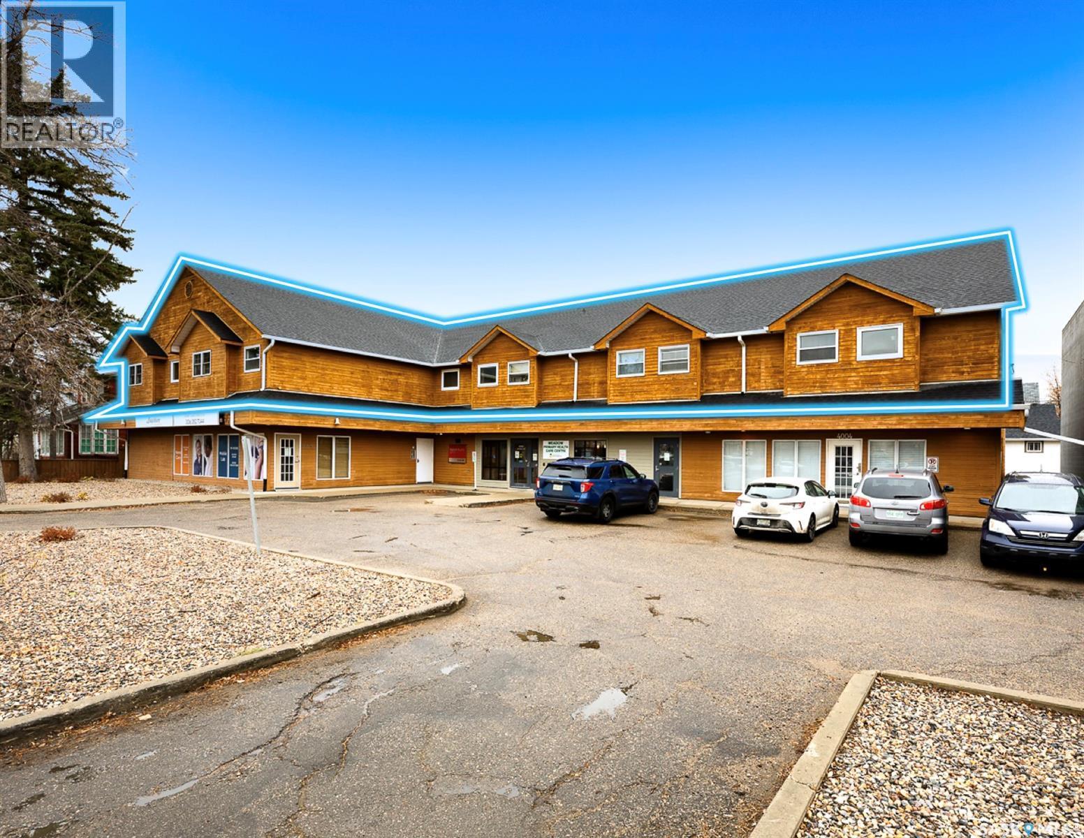 4008 Dewdney Avenue, Regina, SK - Outdoor With Facade