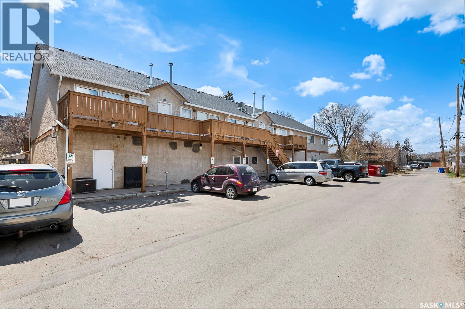 4008 Dewdney Avenue, Regina, SK - Outdoor