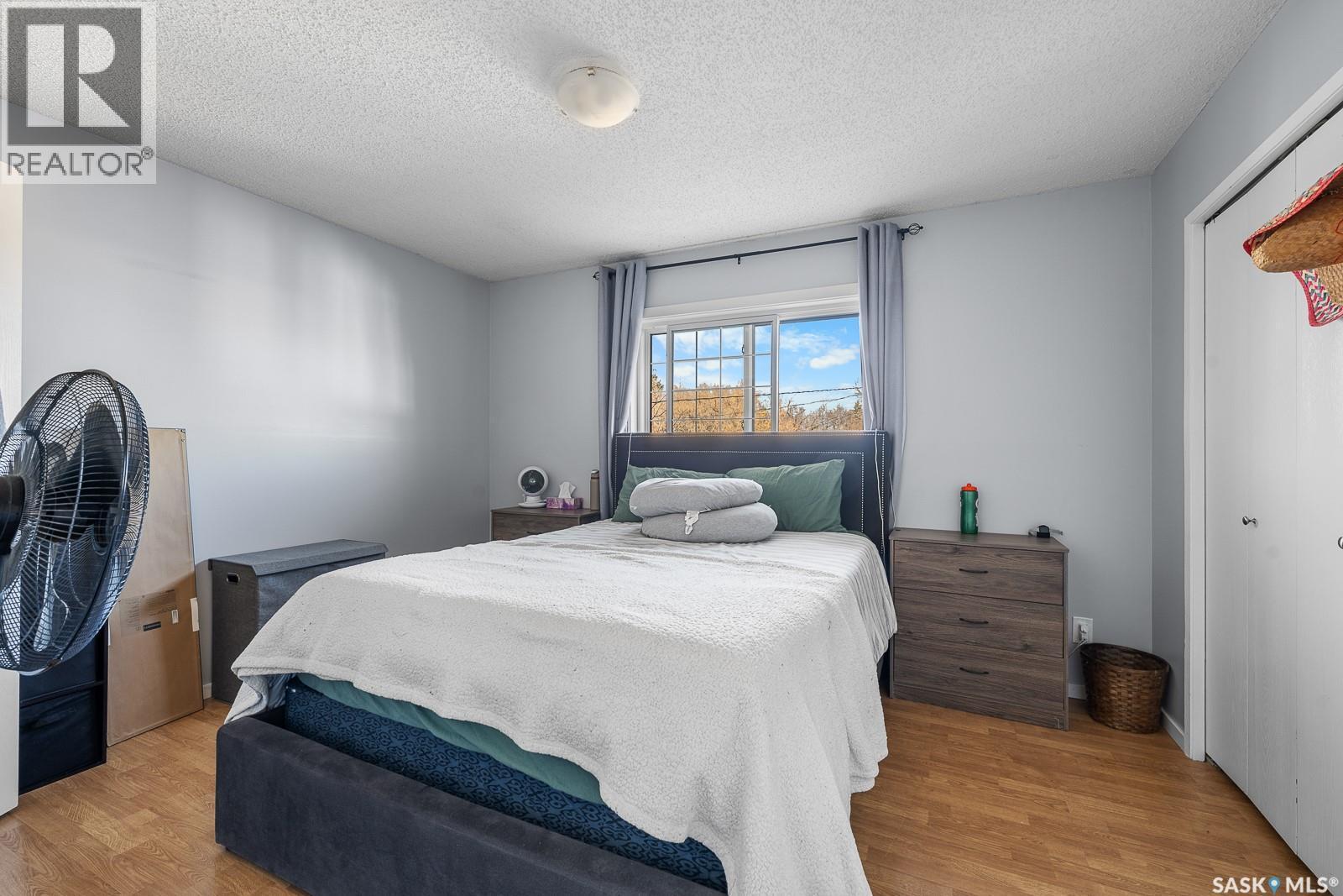 4008 Dewdney Avenue, Regina, SK - Indoor Photo Showing Bedroom