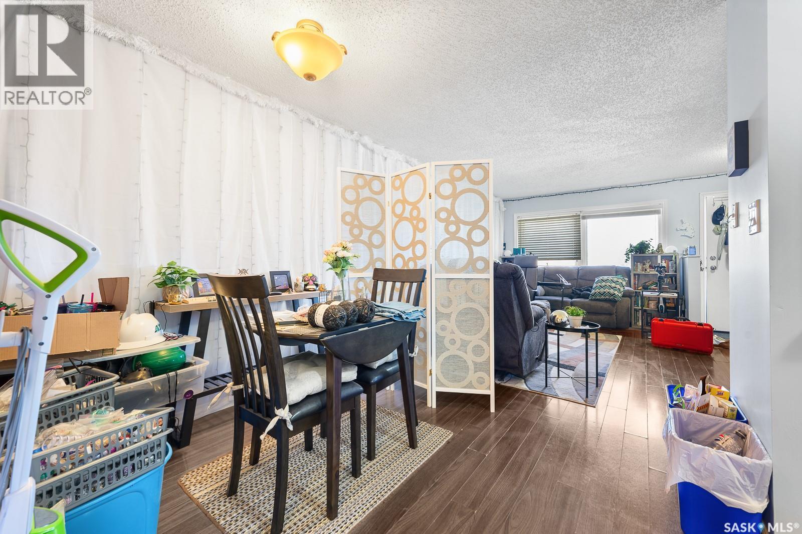 4008 Dewdney Avenue, Regina, SK - Indoor Photo Showing Dining Room