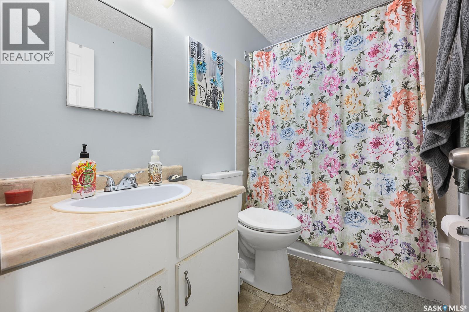4008 Dewdney Avenue, Regina, SK - Indoor Photo Showing Bathroom
