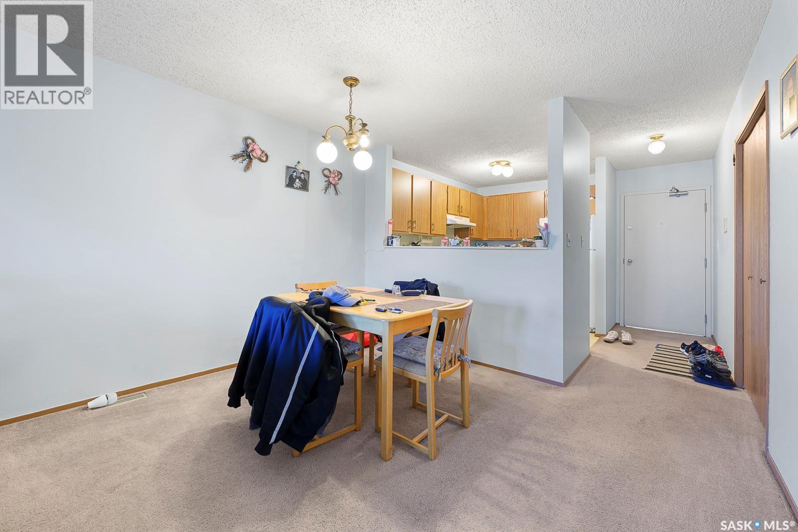 4008 Dewdney Avenue, Regina, SK - Indoor