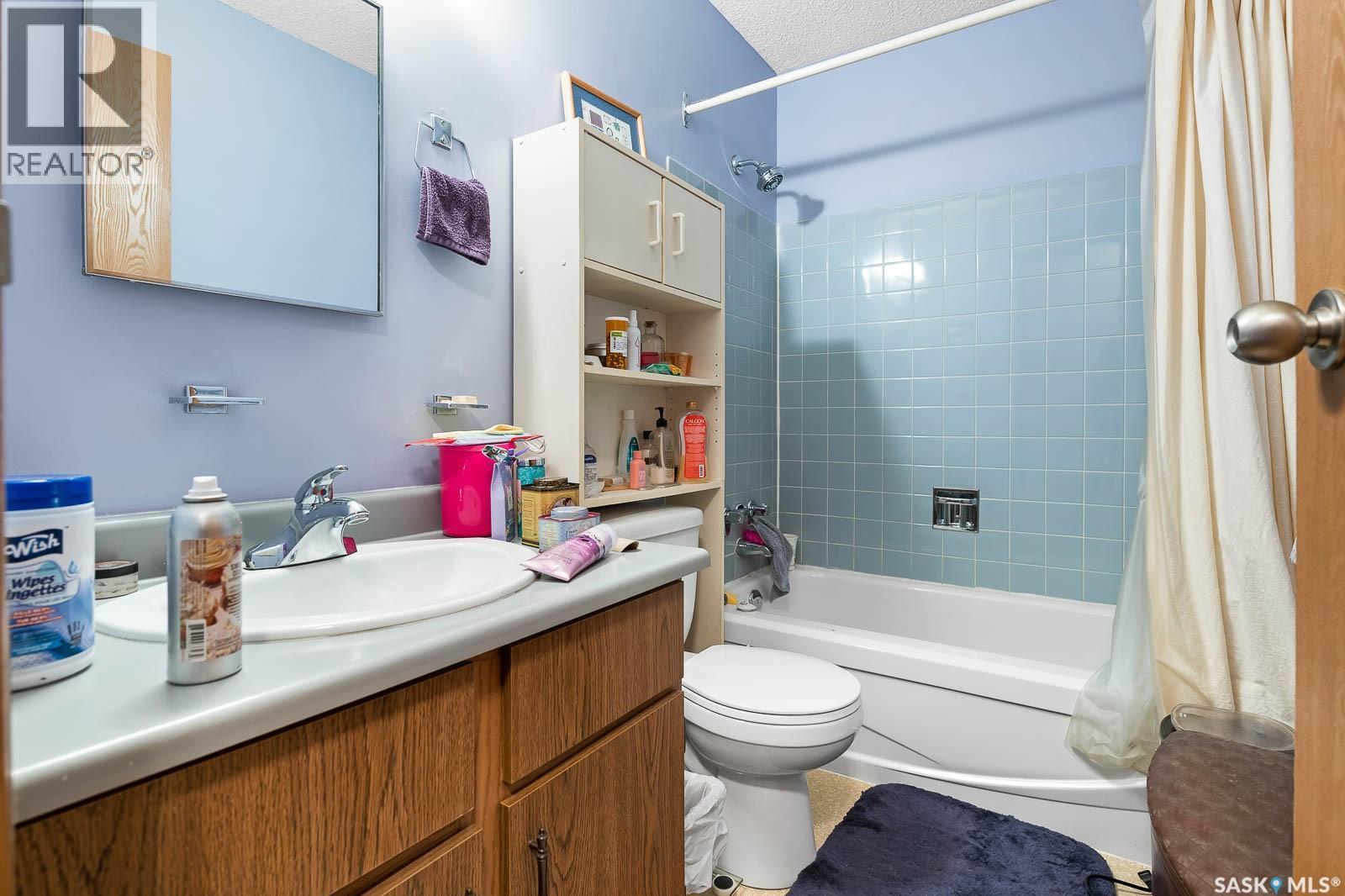 4008 Dewdney Avenue, Regina, SK - Indoor Photo Showing Bathroom