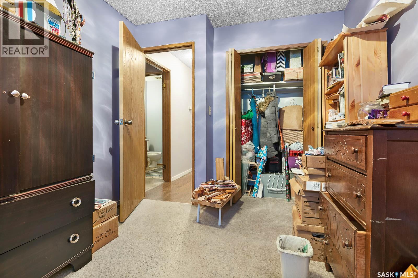 4008 Dewdney Avenue, Regina, SK - Indoor