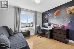 office / 3rd bedroom -