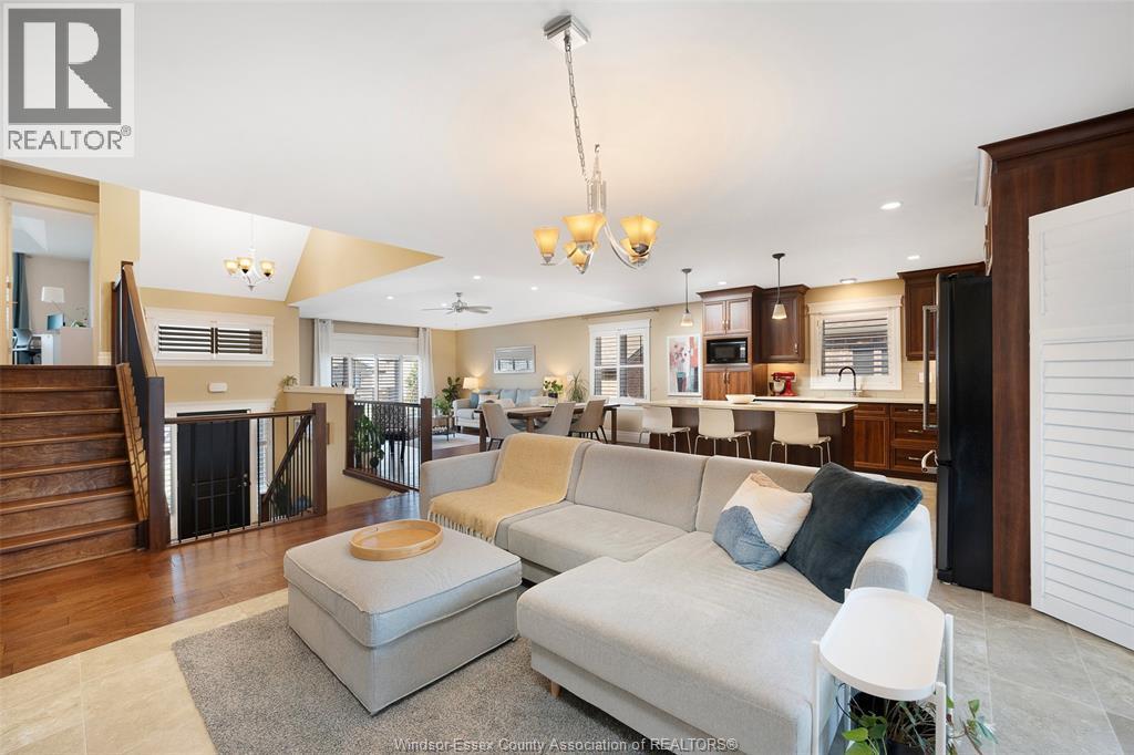 1345 Deer Run Trail, Lakeshore, ON - Indoor Photo Showing Living Room
