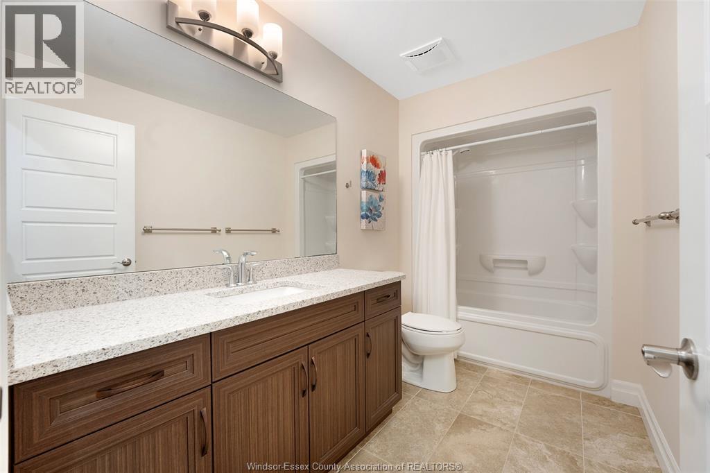 1345 Deer Run Trail, Lakeshore, ON - Indoor Photo Showing Bathroom
