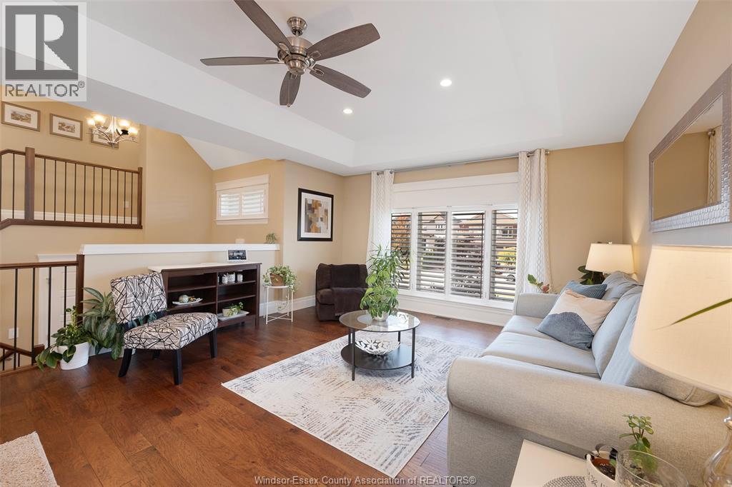 1345 Deer Run Trail, Lakeshore, ON - Indoor Photo Showing Living Room
