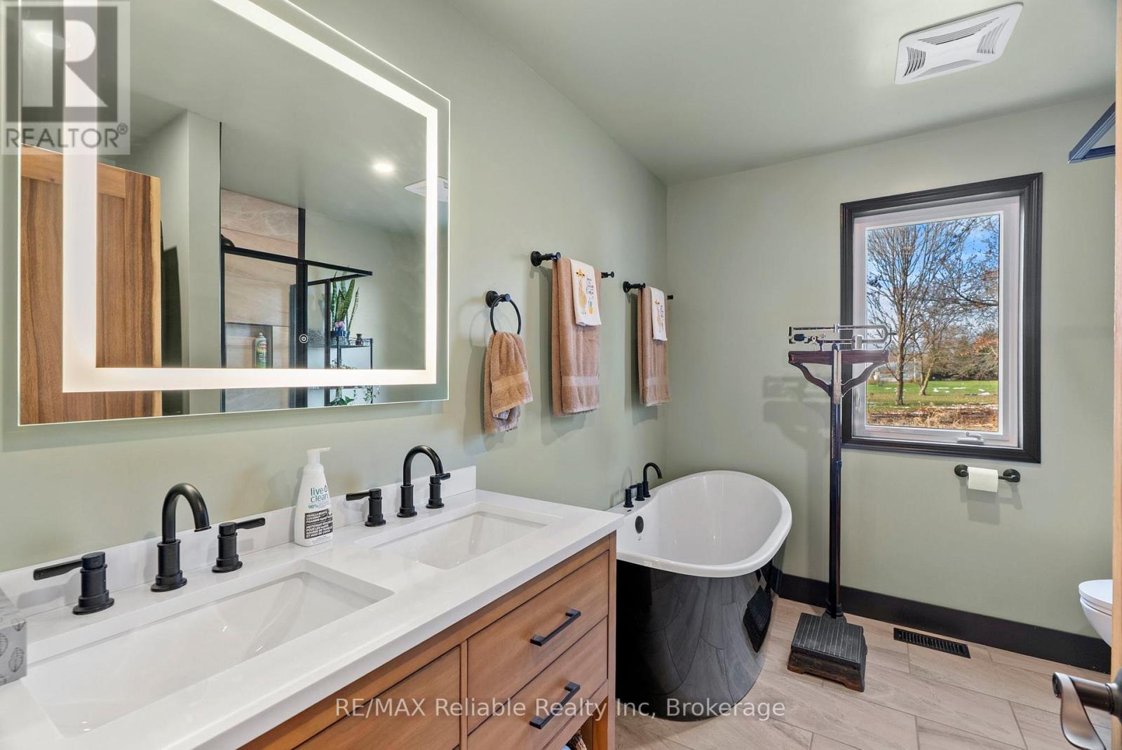43841 Cranbrook Road, Huron East (Grey), ON - Indoor Photo Showing Bathroom