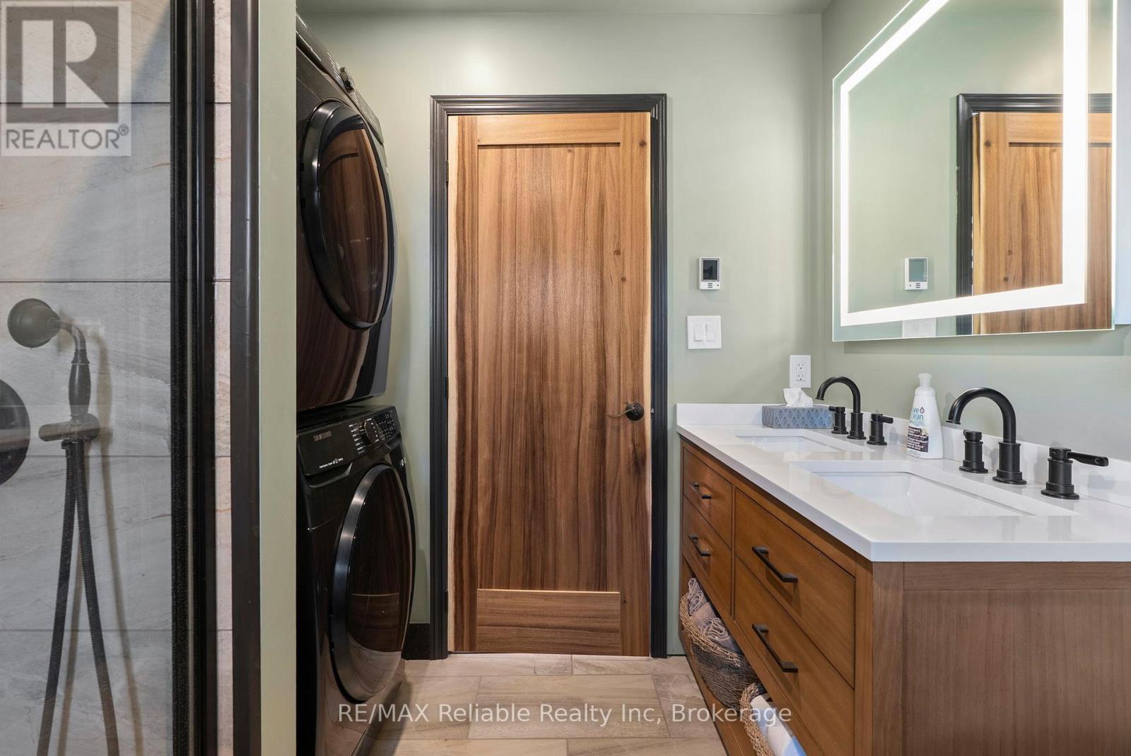 43841 Cranbrook Road, Huron East (Grey), ON - Indoor Photo Showing Laundry Room