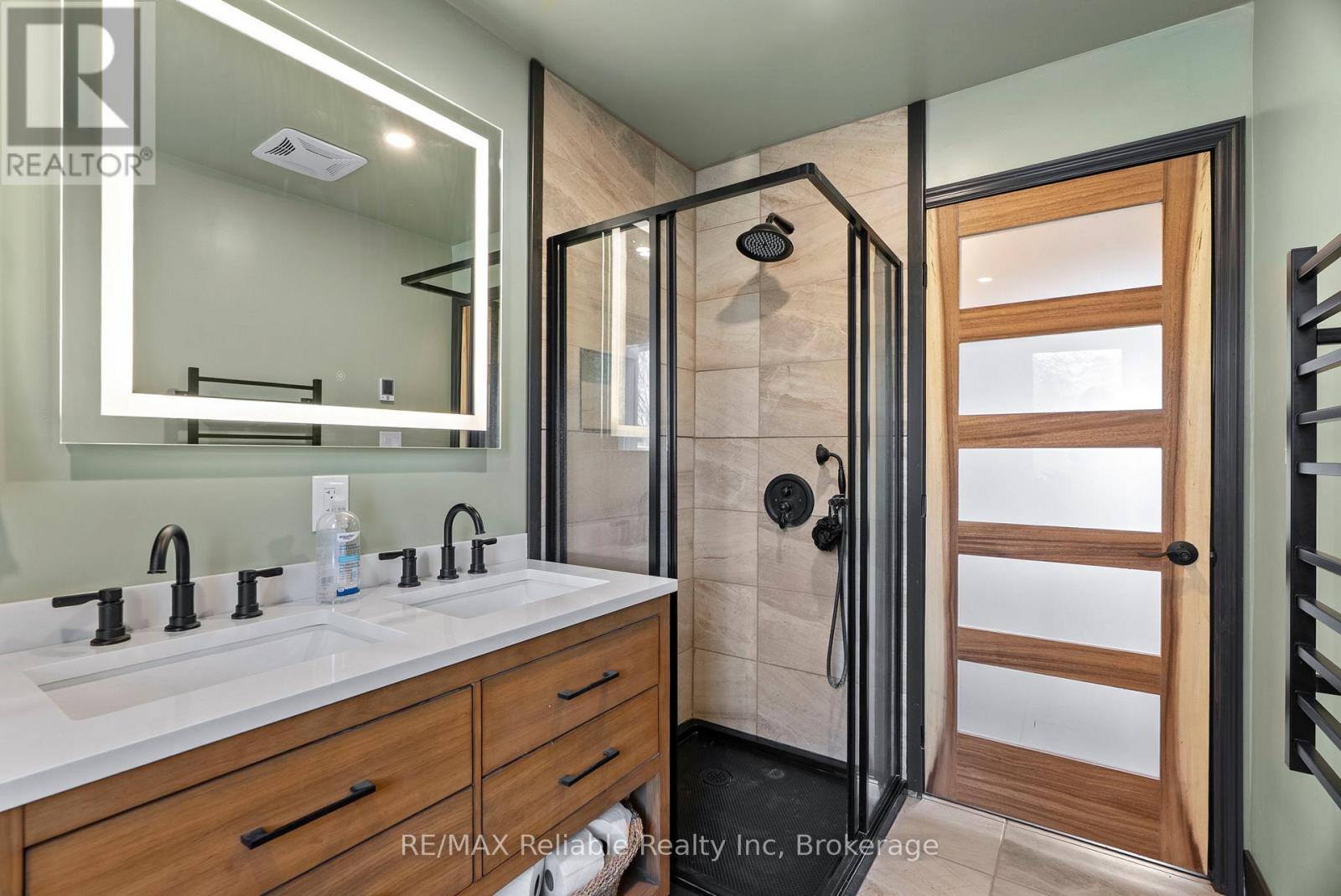 43841 Cranbrook Road, Huron East (Grey), ON - Indoor Photo Showing Bathroom