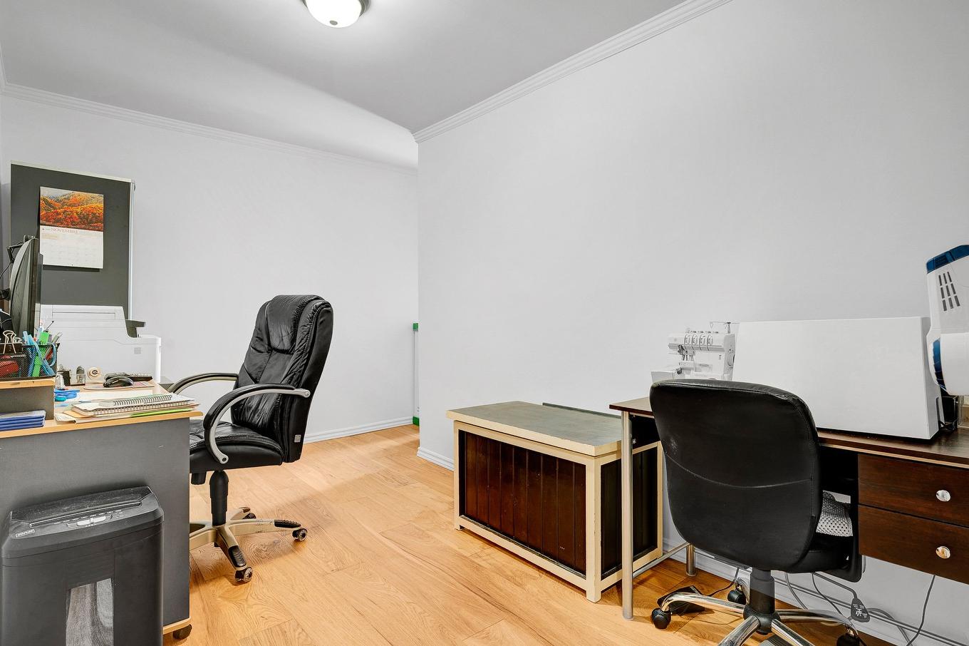 Bureau - 402-3360 Rue Charles-Best, Laval (Chomedey), QC - Indoor Photo Showing Office