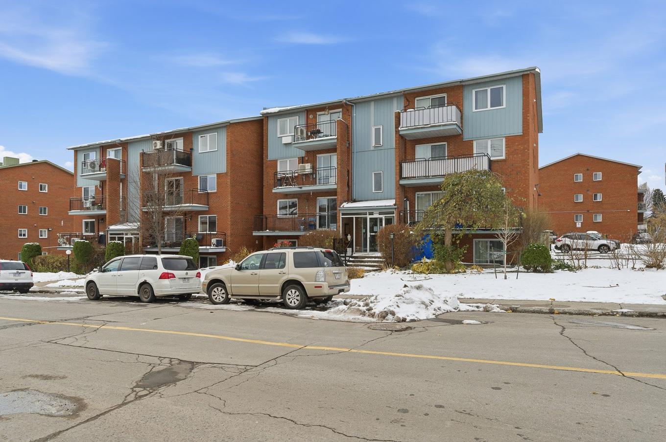 Façade - 402-3360 Rue Charles-Best, Laval (Chomedey), QC - Outdoor With Facade