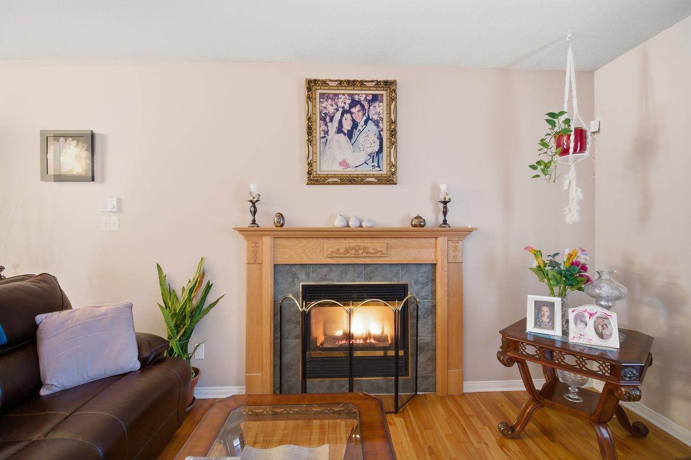 Salon - 11 Rue Des Palominos, Gatineau (Gatineau), QC - Indoor Photo Showing Living Room With Fireplace