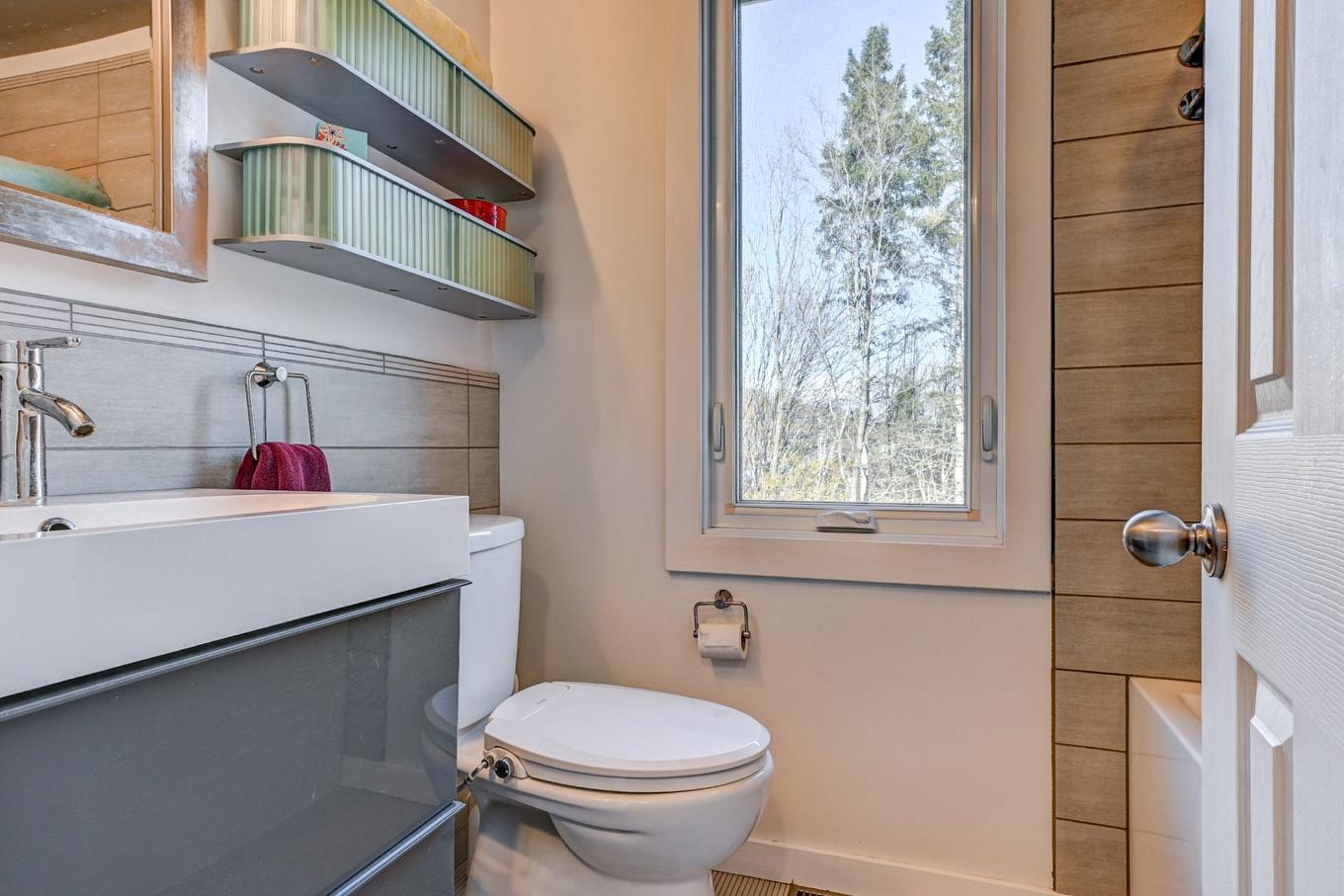 Bathroom - 1325 Rue De La Laurentie, Sainte-Adèle, QC - Indoor Photo Showing Bathroom