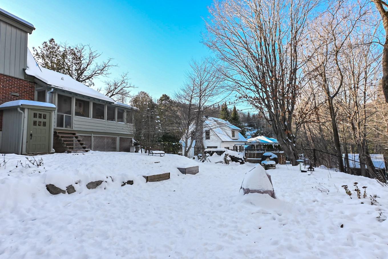 Backyard - 1325 Rue De La Laurentie, Sainte-Adèle, QC - Outdoor