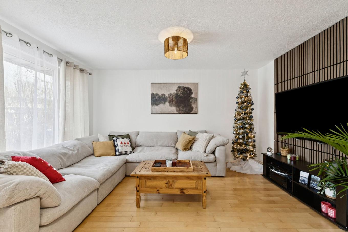 Living room - 278 Rue R.-Rollin, Gatineau (Gatineau), QC - Indoor Photo Showing Living Room